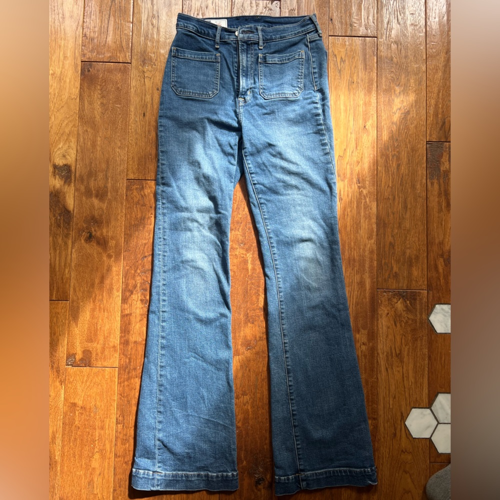 GAP Flare Jean